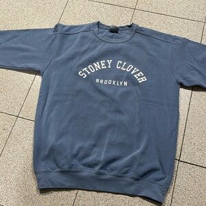 Stoney Clover Crewneck- Employee exclusive (holiday party gift)
Size:M Year:2021